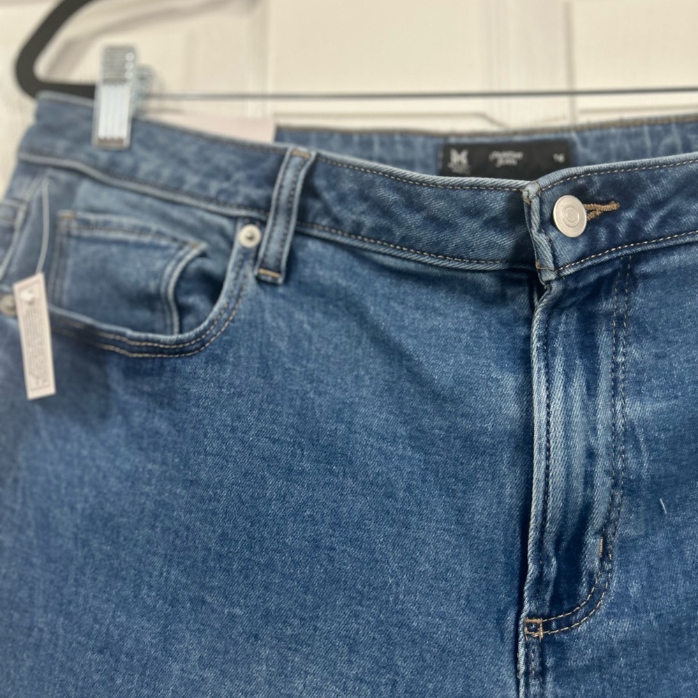 Woman’s high rise straight jeans. - Picture 3 of 4